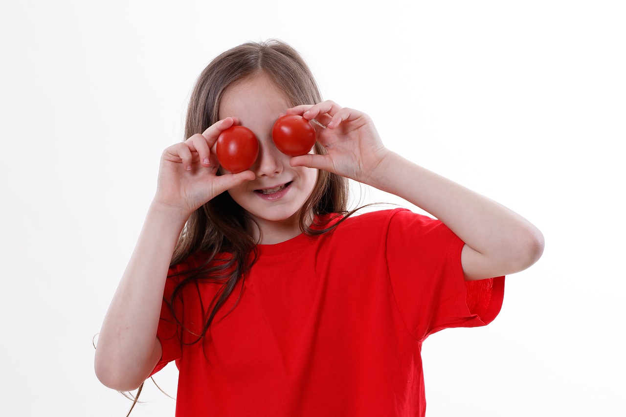 bambina con pomo.jpg
